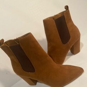 R2~Faux Suede~Pointed Toe~Block Heel~Side Zipper~Ankle Boot~Size 9.5